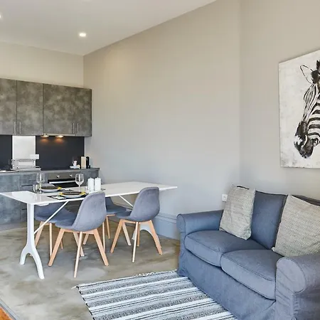 Apartment Sunday's In *